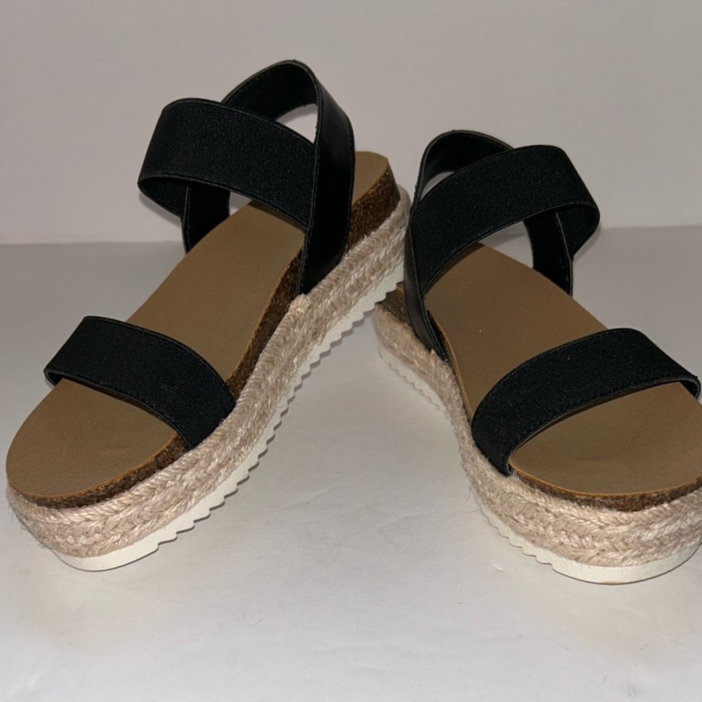 Black and Tan Sandals Sleek Minimalist Design Kids Size 13 Girls New